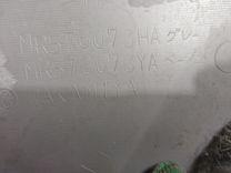 Обшивка стойки центральной левой RT7LYQ Mitsubishi Grandis купить на авторазборке