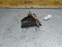 Петля двери передней правой YEM8JV Audi 100