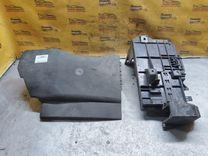 Кожух аккумулятора 9BM2XM Opel Vectra