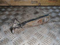 Петля капота левая Q1776J Volkswagen Golf