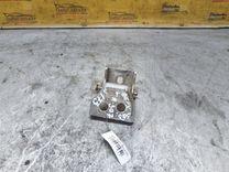 Петля двери задней левой RUNE2X Peugeot 307