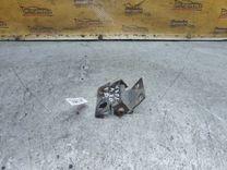 Кронштейн крепления бампера переднего UIID6R Audi 80 - Фото 1