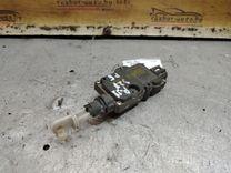 Активатор замка багажника V1A6XQ Nissan Primera - Фото 1